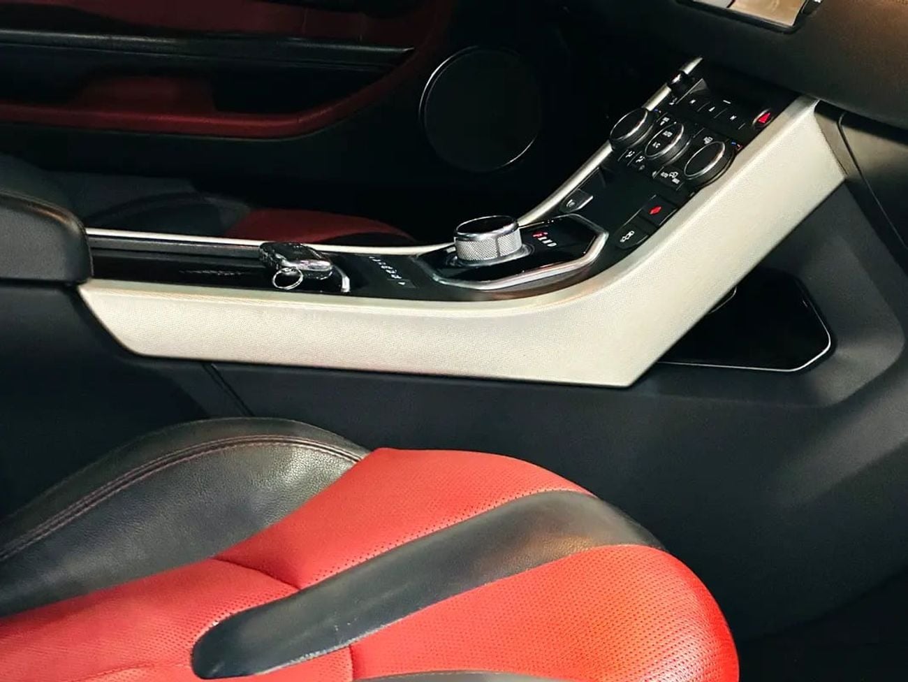 Land Rover Range Rover Evoque HSE Dynamic 2.0L (3 Door)