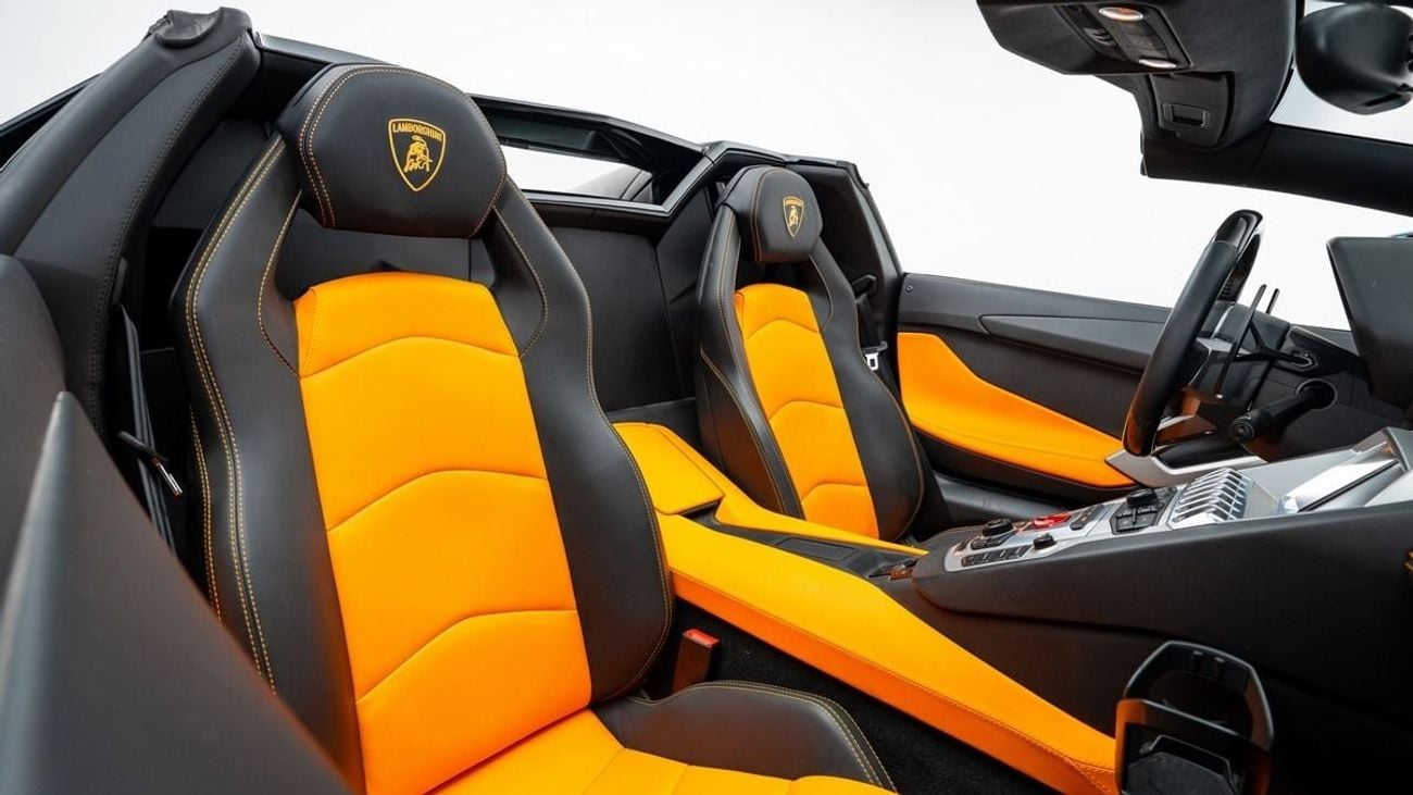 لامبورغيني أفينتادور ROADSTER
