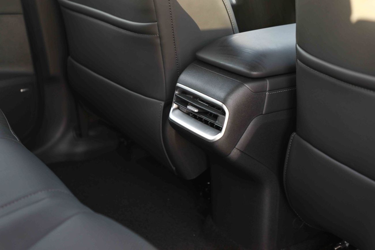 Changan Deepal G318 2024 Changan Deepal G318 Comfort - Plug-in Hybrid - White inside Black