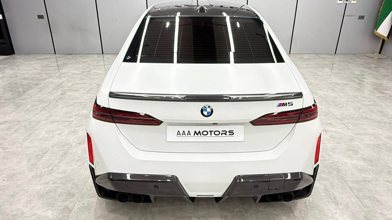 BMW M5 G90 - GCC Specs with dealer warranty and service