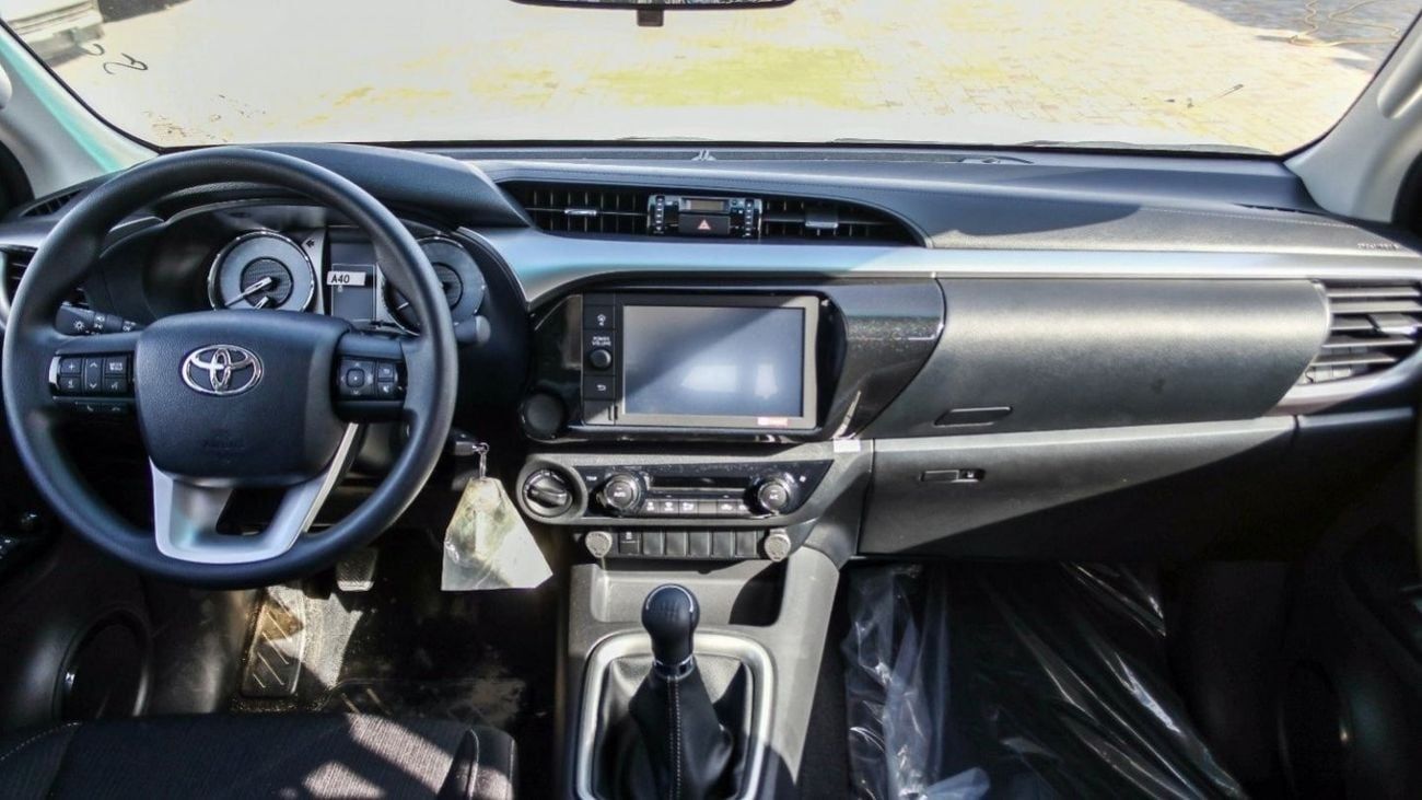 Toyota Hilux DLX 2.4L HIGH SPECS TURBO DC M T