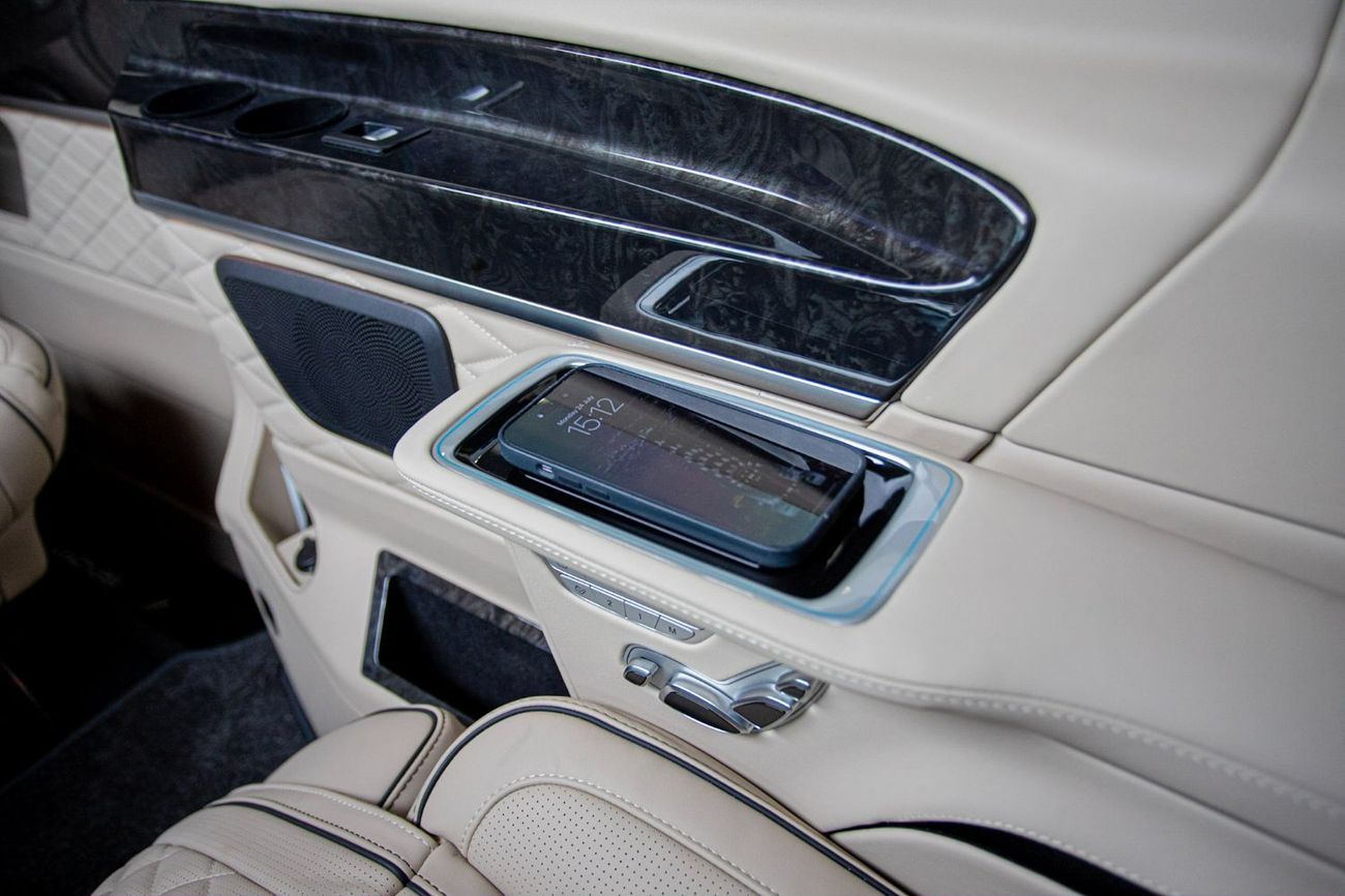 مرسيدس بنز V 300 Senzati GCC VIP Mercedes-Benz Approved Conversion