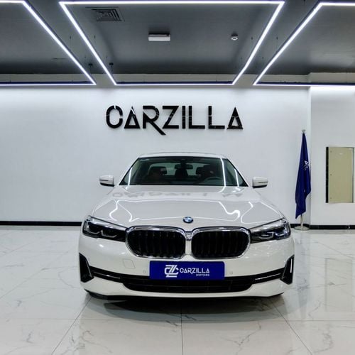 بي أم دبليو 520i BMW 520i 2021 – White | Under Warranty & Service Contract | GCC Specs