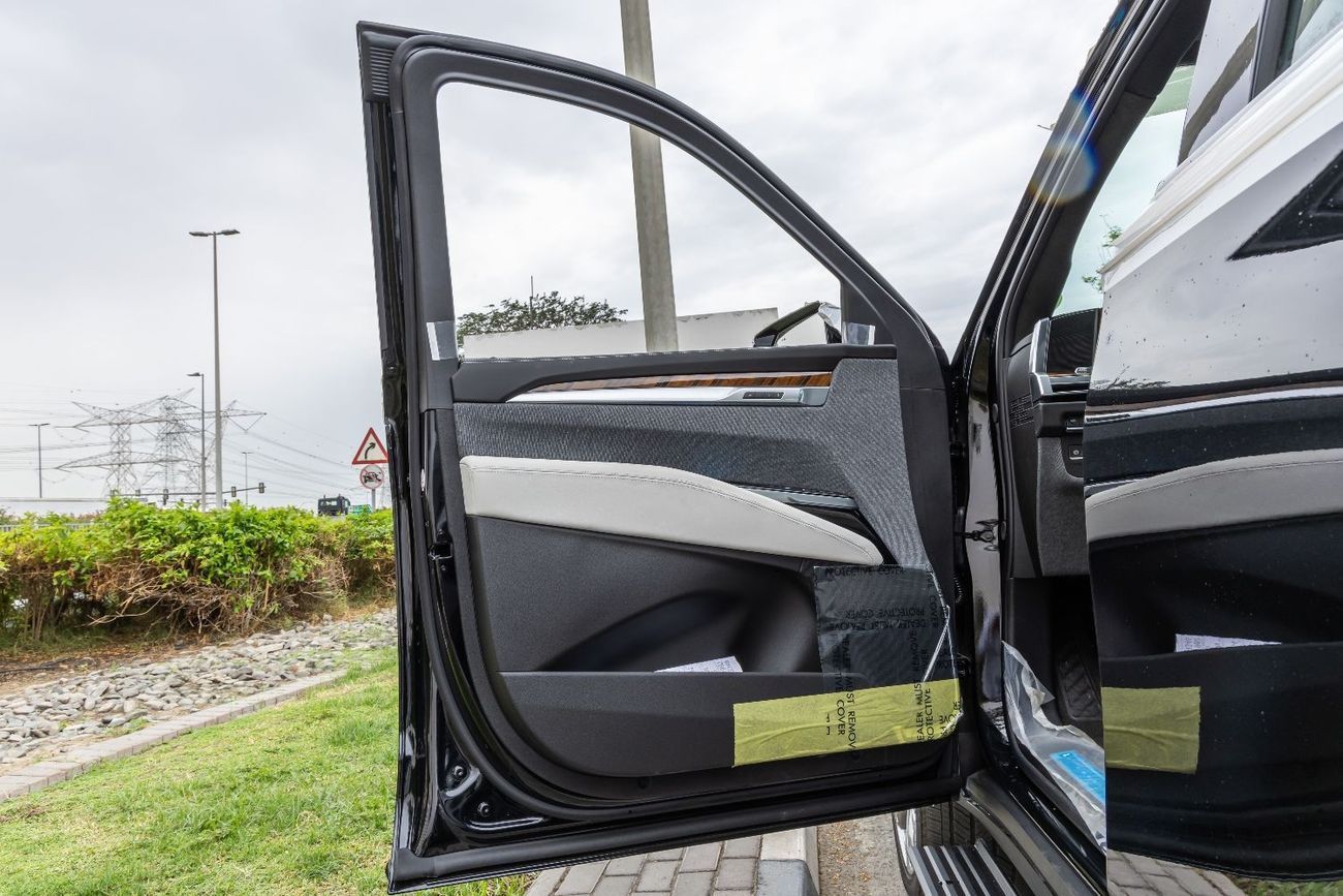 كاديلاك إسكالاد Sport Platinum 6.2L AWD Cadillac Escalade Sport Platinum - 2025 Brand New (Export)