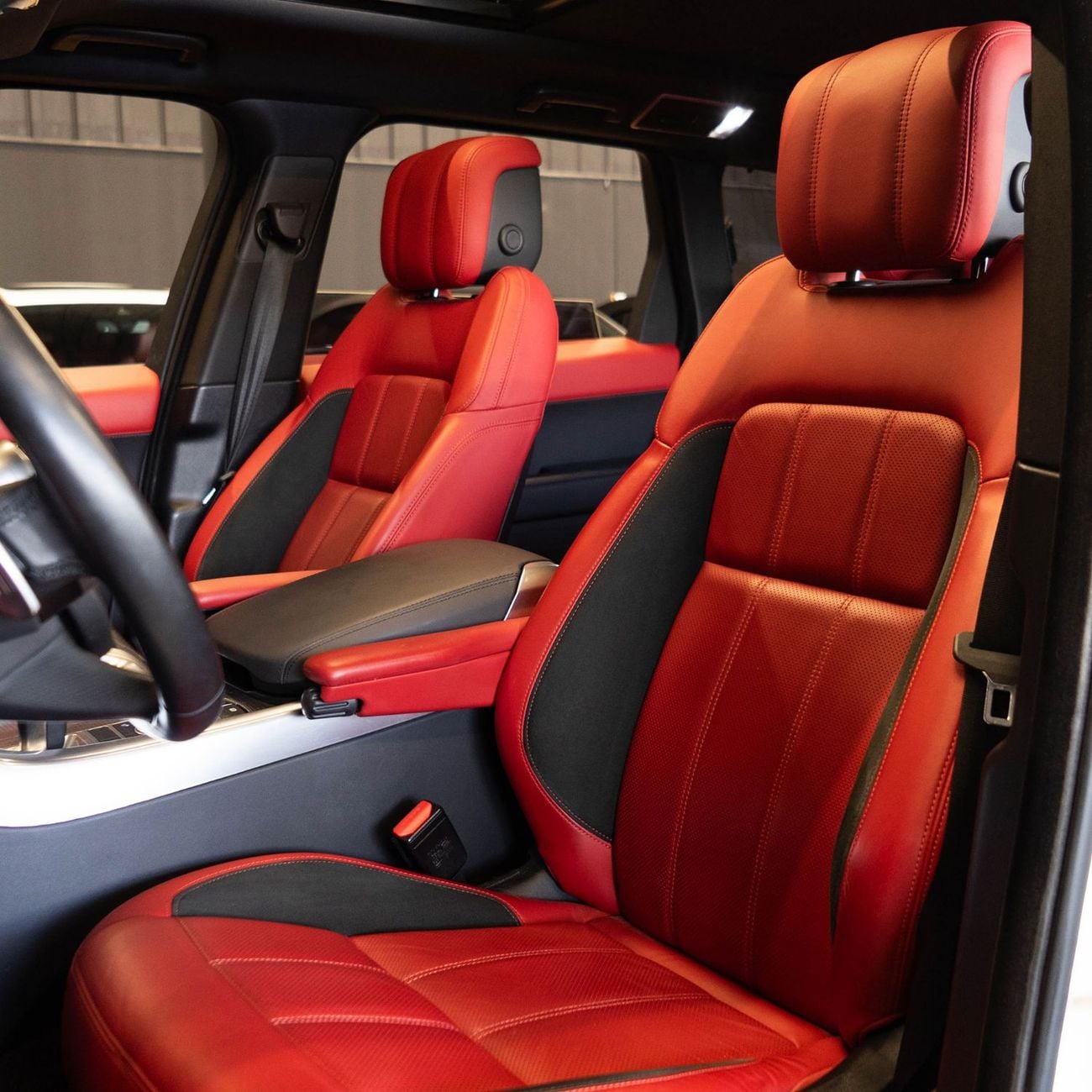 Land Rover Range Rover Sport HSE P360 3.0L 3,449 P.M • 0% Downpayment • Range Rover Sport HSE • 1 Year Warranty
