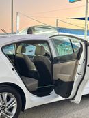 Hyundai Elantra GLS Hyundai Elantra 2021 with engine capacity 2 has a sensor and blind spot lane exit has a sunroof 