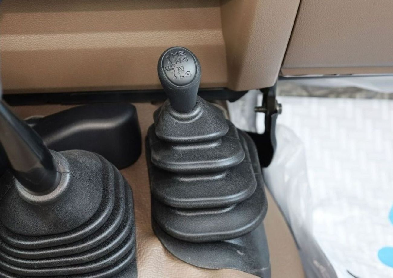 تويوتا لاند كروزر 70 LC 78 | 3 door | 4L V6 | Petrol | 4x4 | 2023