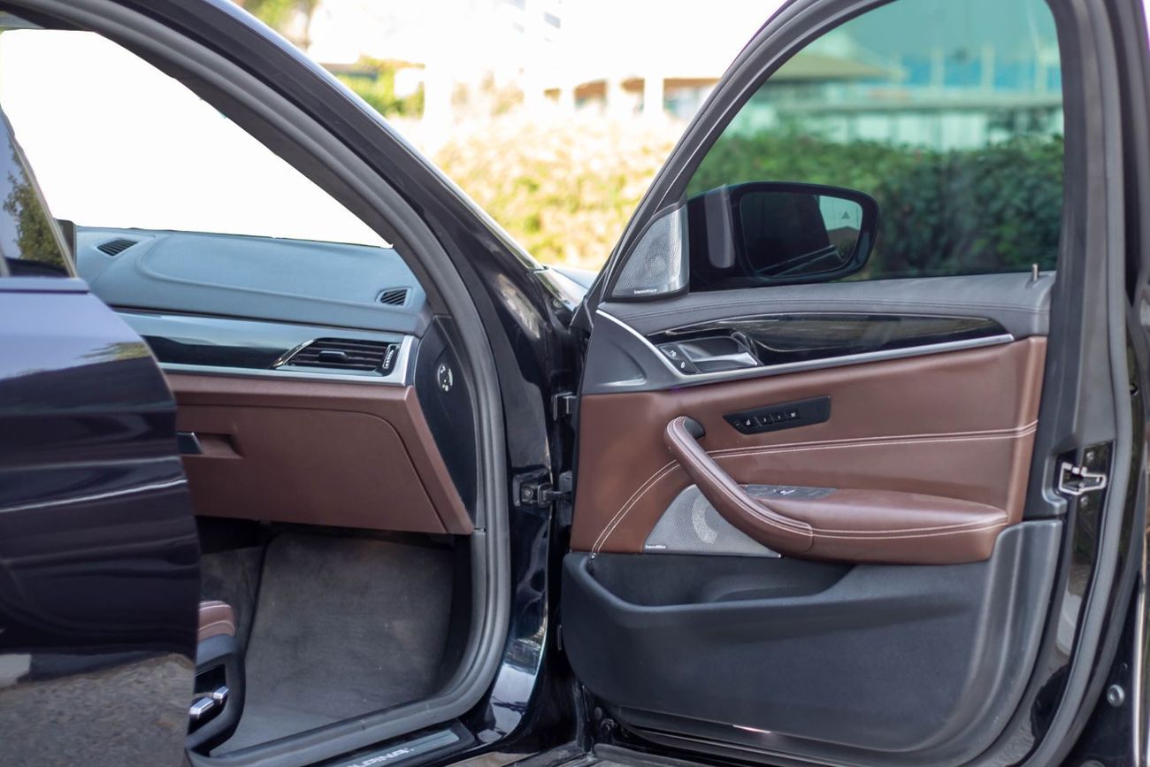 بي أم دبليو ألبينا BMW ALPINA B5 BITURBO 2018 – GCC Specs – Only 60,000 KM  4.4L V8 Twin-Turbo producing 608 HP & 800 N