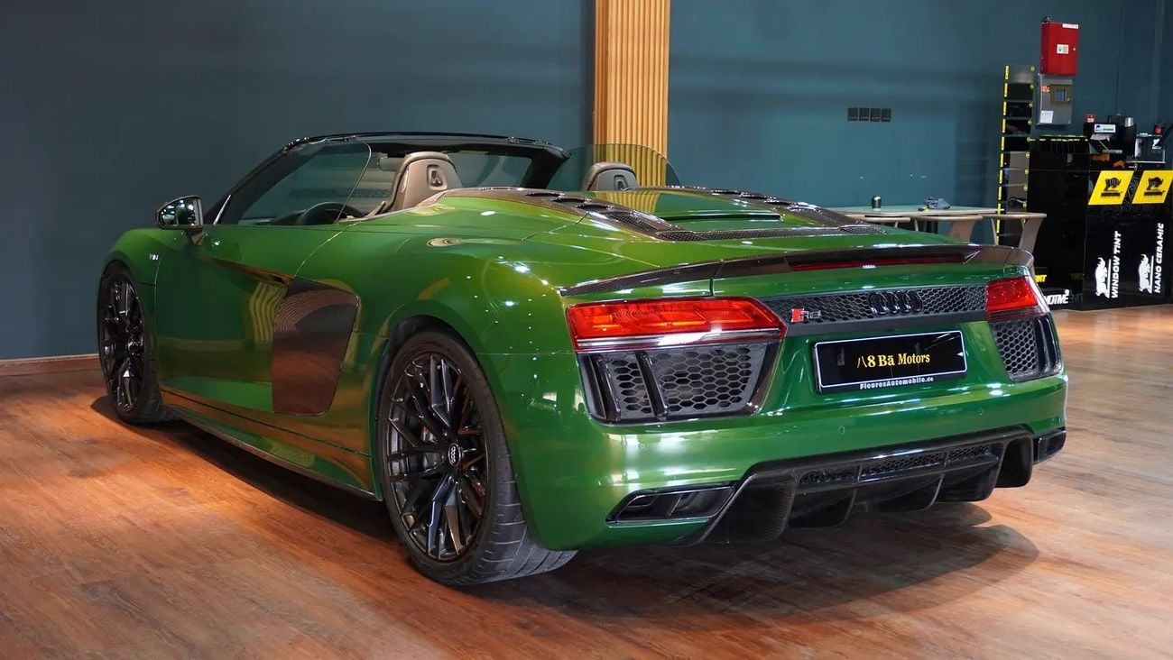 أودي R8 V10 Quatrro | Very Clean | Soft Top | Carbon fiber trim