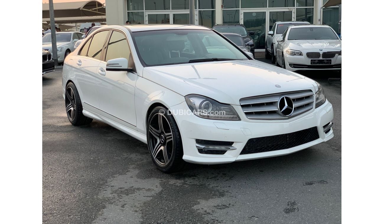 Mercedes-Benz C 300 Mercedes C300_2014_Excellent_Condihion