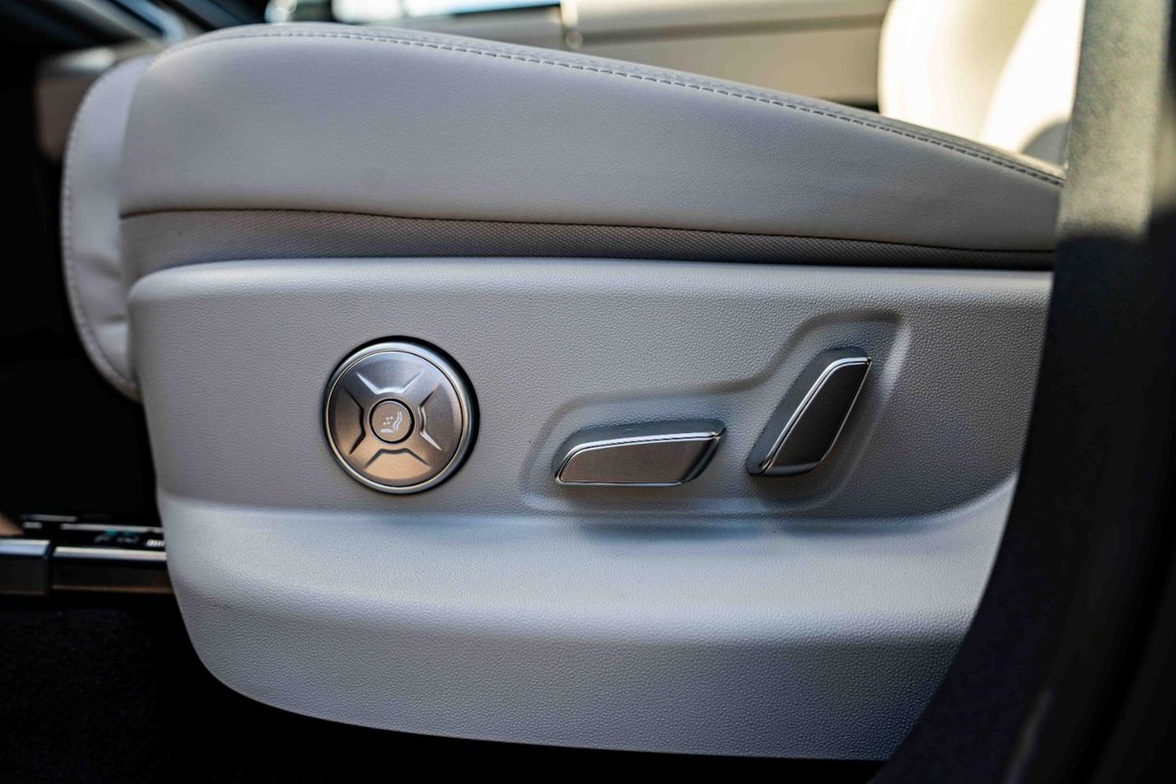 بي واي دي ليوبارد تيتانيوم 7 BYD LEOPARD 7 - Model 2025 - 1.5L turbo hybrid - And electric - Silver color outside - White color i