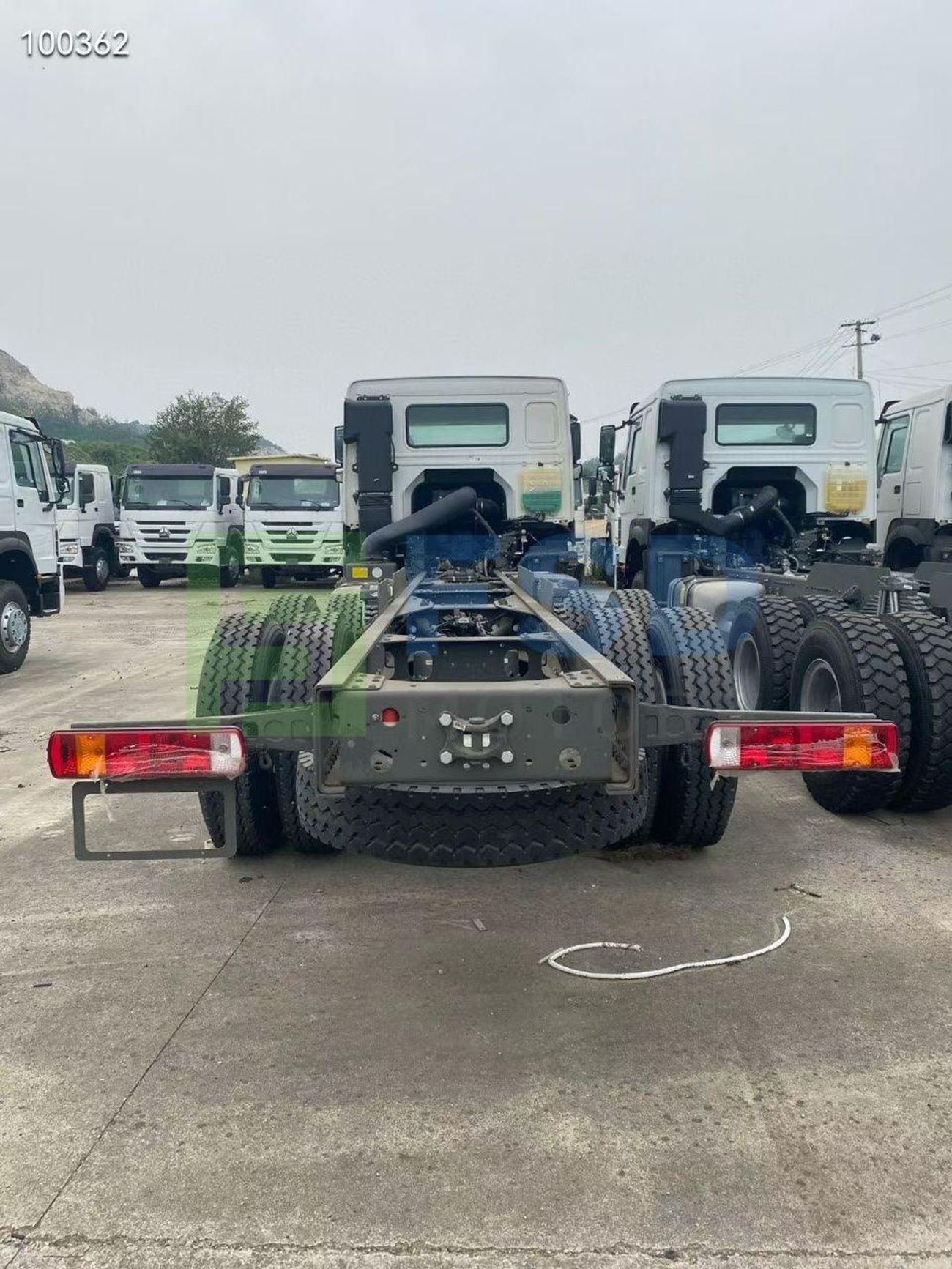 Sinotruk HOWO Sinotruk Howo 6x4 400 HP Cargo Chassis MY-2025