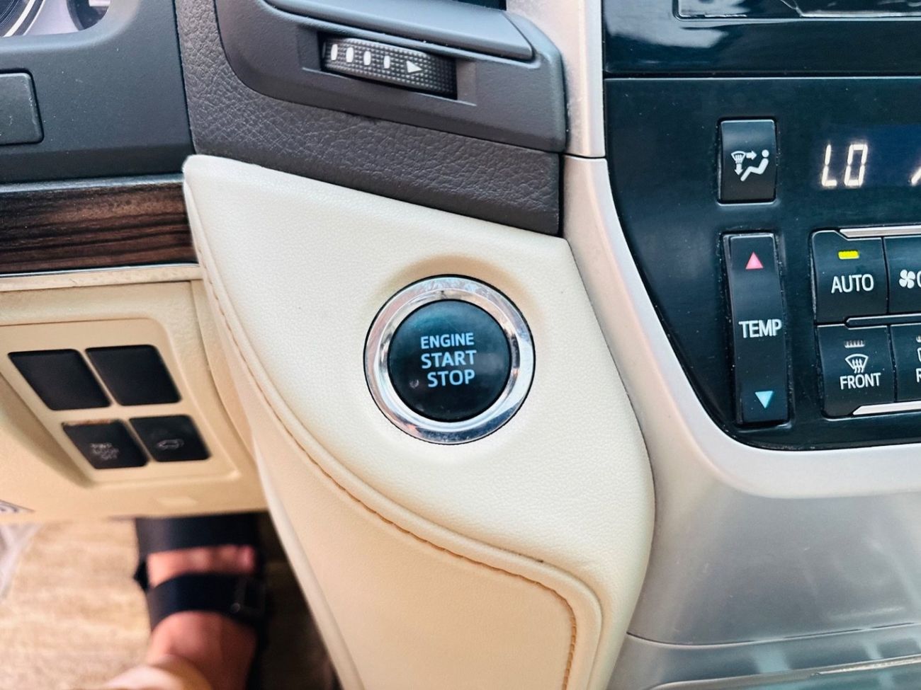 Toyota Land Cruiser GXR 4.0L (271 HP) 4WD