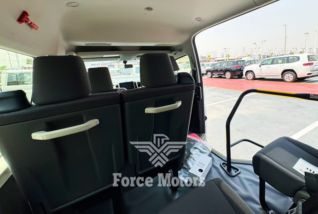 Toyota Hiace DX - Manual . Diesel . Bus . Rear Wheel Drive . 9+ Seats . 4 Doors