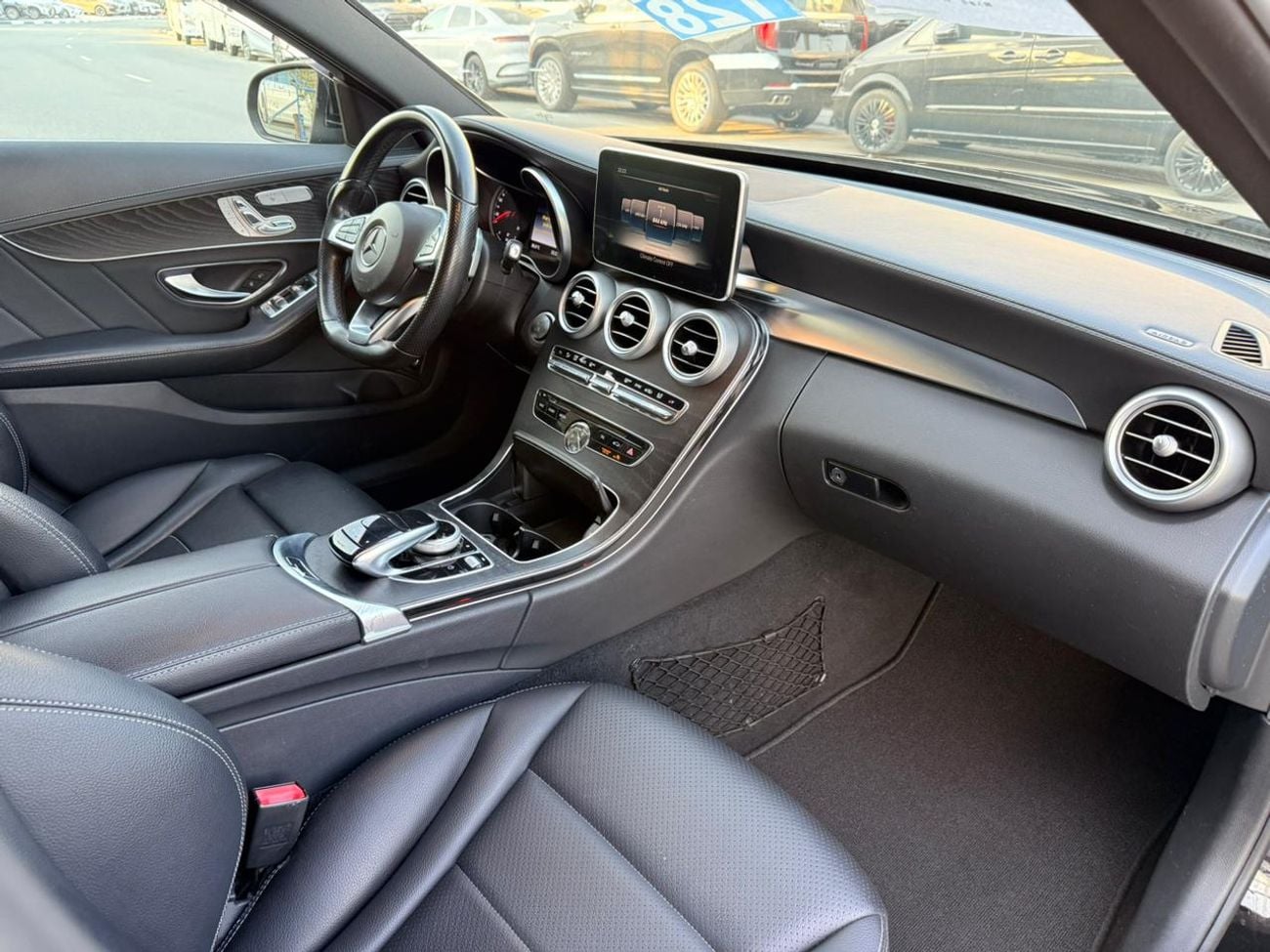 مرسيدس بنز C 200