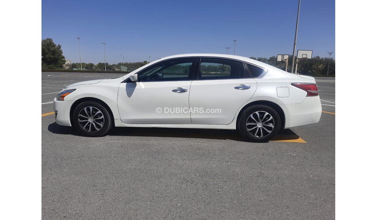 Nissan Altima SV Nissan altima 2015 full automatic accident free