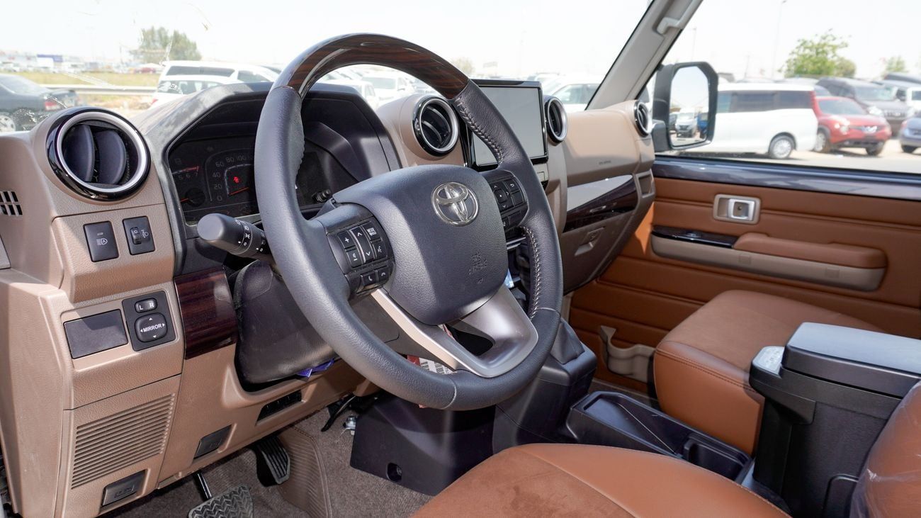 Toyota Land Cruiser 70 LX 4.0 L V6