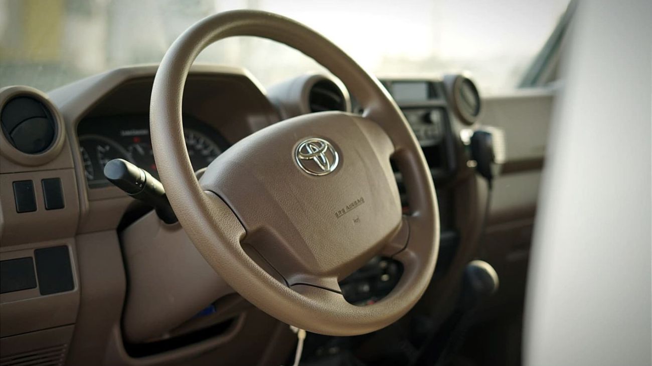 تويوتا لاند كروزر 70 78 V6 4.0L Petrol 2023YM BLS Ambulance Brand New