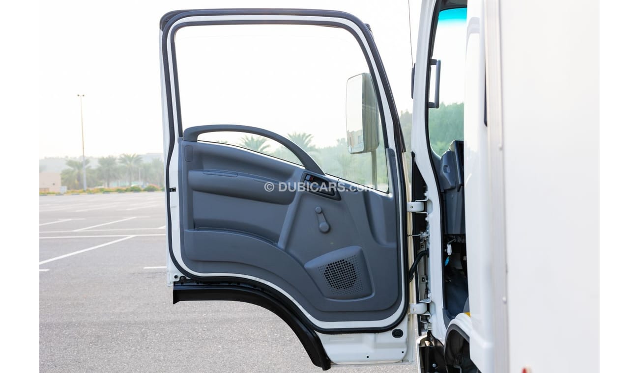 Isuzu NPR Reward 2017 LC Chiller Box with Tail Lift - Diesel M/T - Excellent Condition - GCC Specs