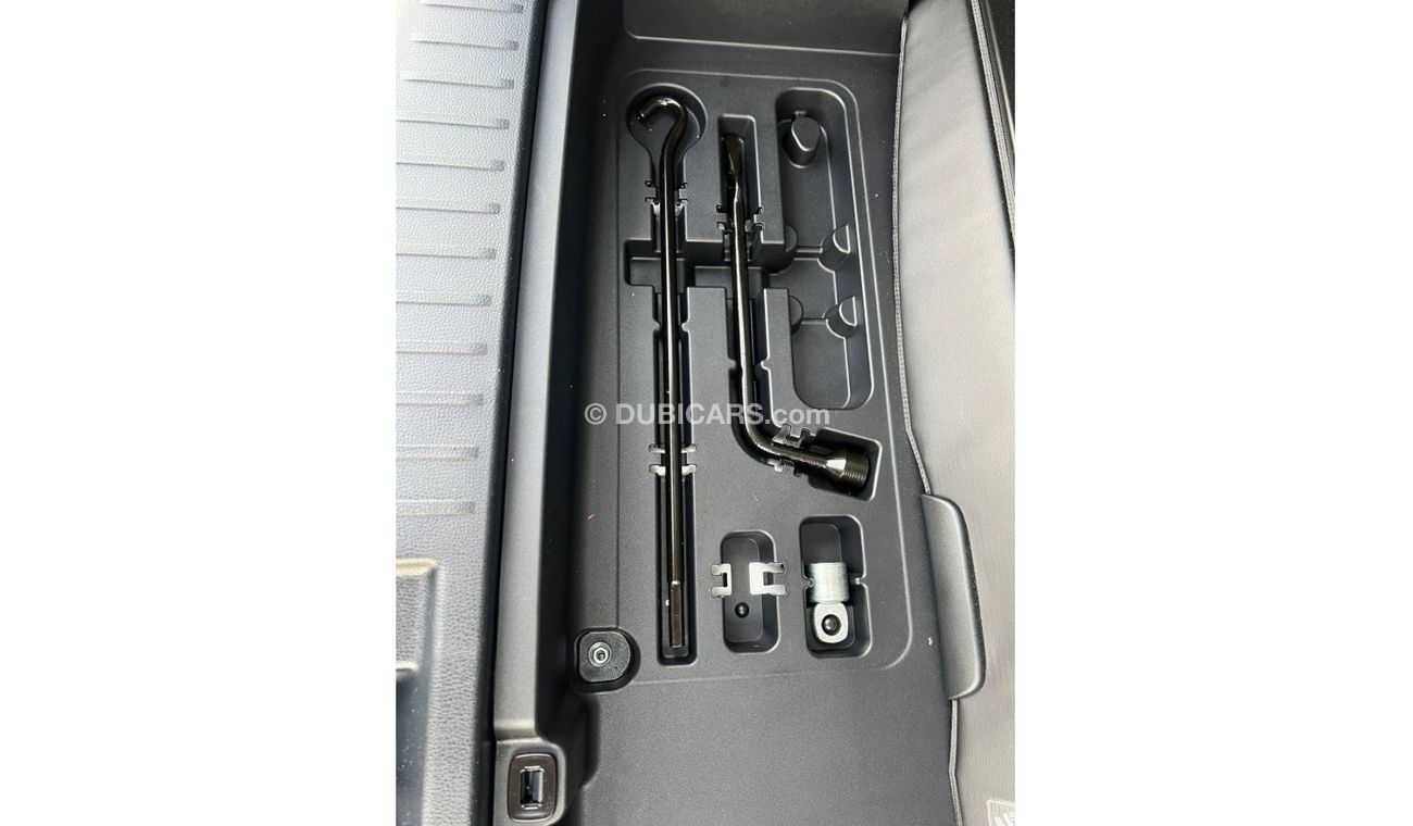 Toyota Highlander 2021 TOYOTA HIGHLANDER XSE  3.5L V6 / EXPORT ONLY