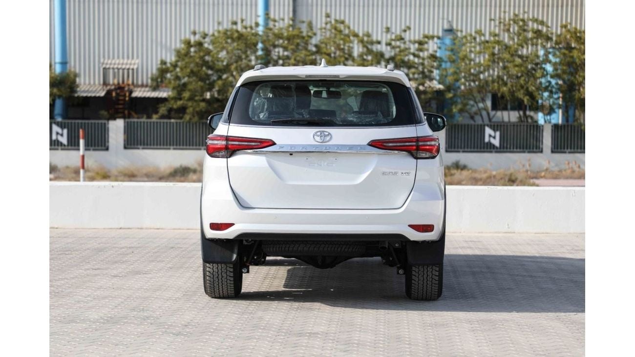 Toyota Fortuner 2024 Toyota Fortuner 4.0 4x4 HI - Platinum White Pearl inside Black | Export Only