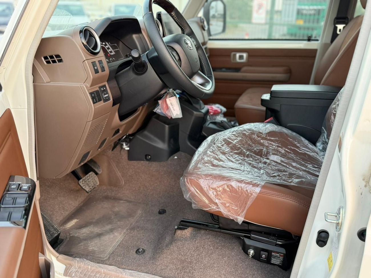 تويوتا لاند كروزر 70 TOYOTA LAND CRUISER LC76 2.8 AT 2025 FULL OPTION GCC SAUDI