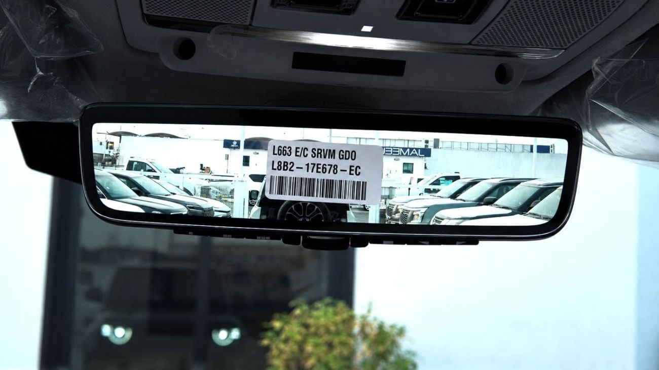 Land Rover Defender 110 OCTA  P635 | Sargasso Blue | Light Cloud/Lunar | 635 HP