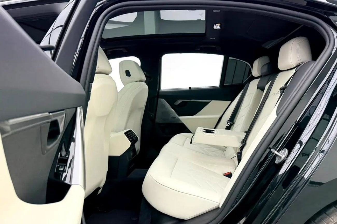 بي أم دبليو 530i 530i M-Sport Pro, Warranty, Service History, Very Low Km, GCC