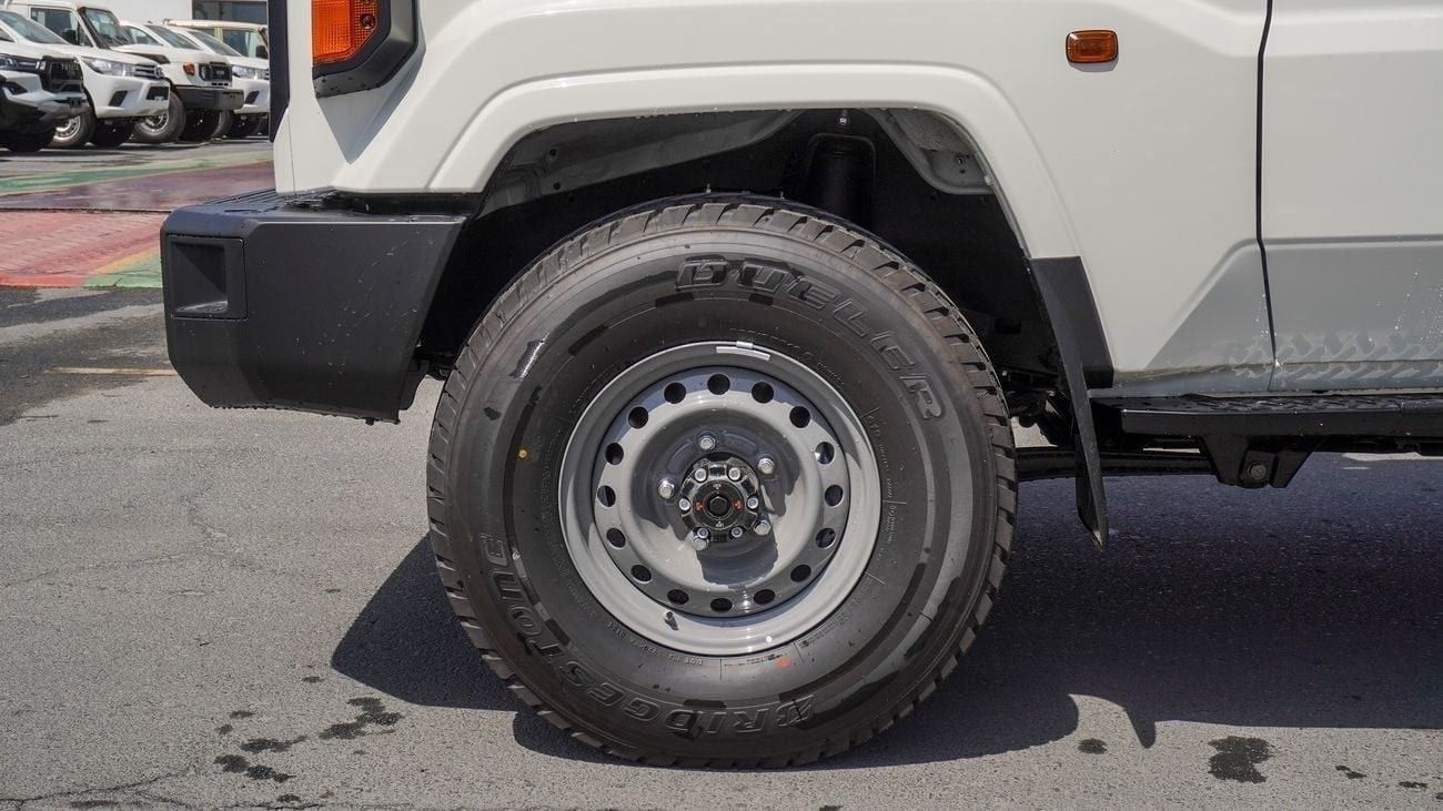 تويوتا لاند كروزر بيك آب PICKUP LC79 S/C DIESEL 2.8L A/T DIFFLOCK 2025