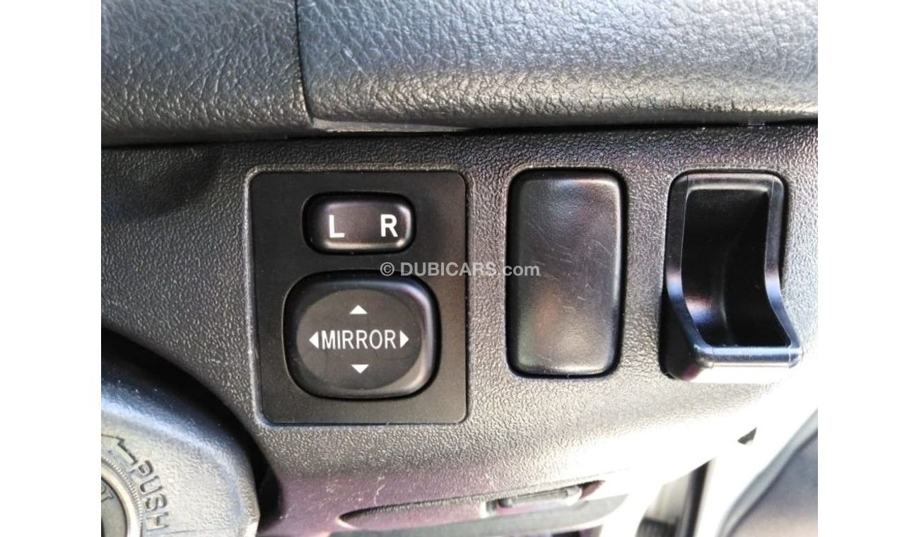 تويوتا هاياس TOYOTA HIACE COMMUTER RIGHT HAND DRIVE (PM1125)