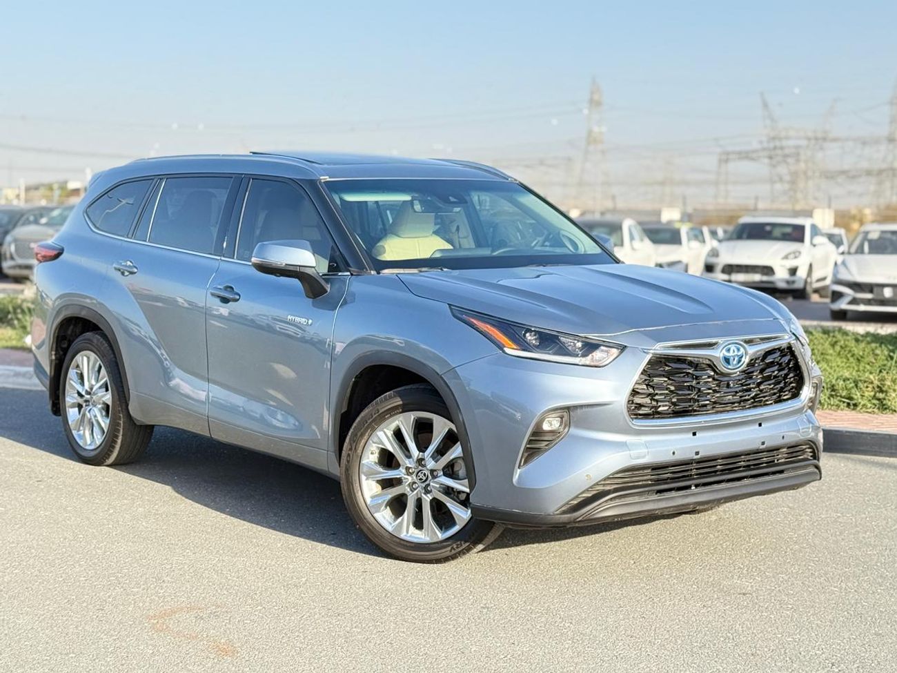 Toyota Highlander Hybrid Platinum 2.5L // panoramic, 360 Camera // head up display full option 2024