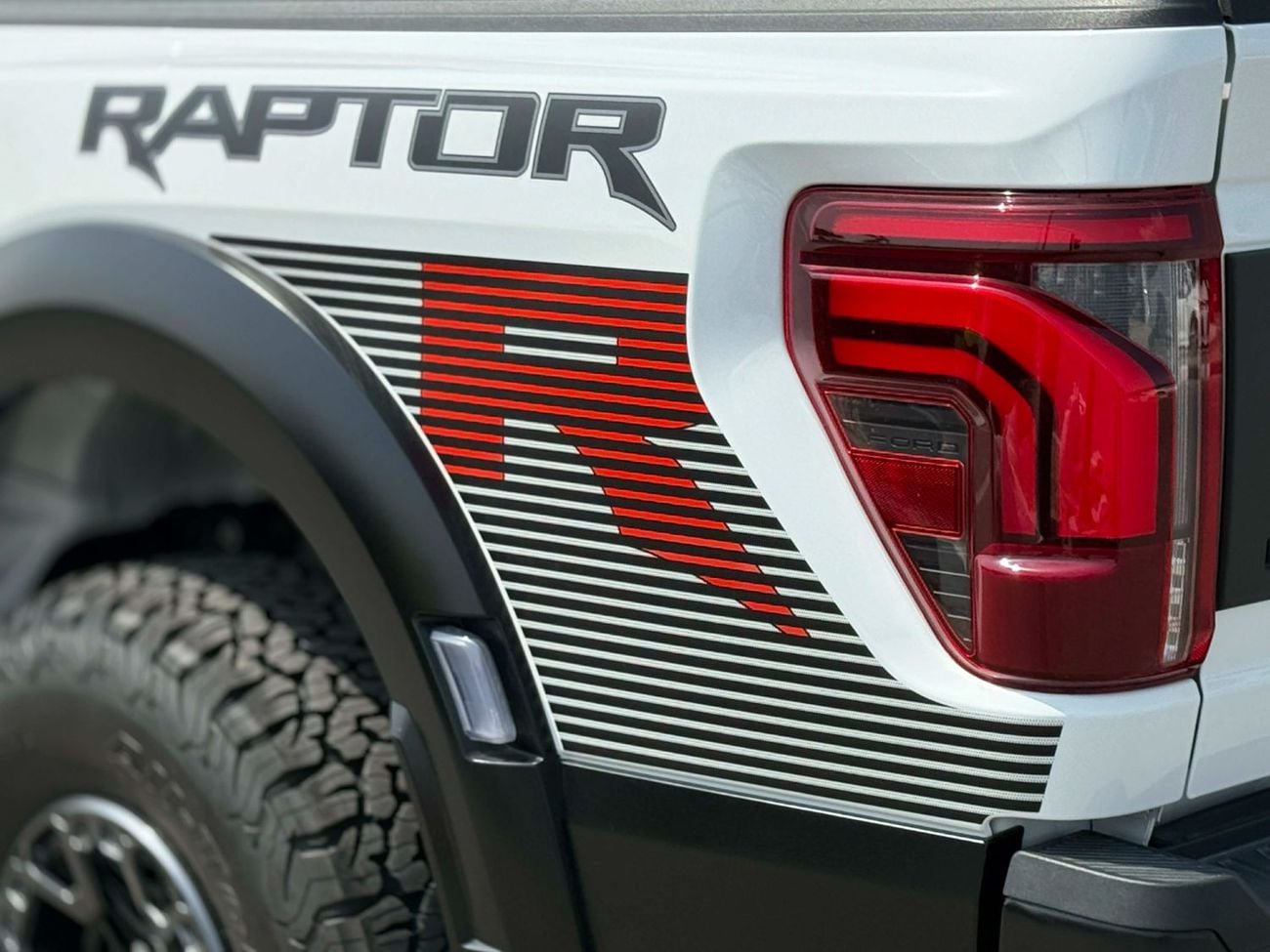 Ford F 150 Raptor GCC SPEC UNDER WARRANTY AND SERVICE CONTRACT