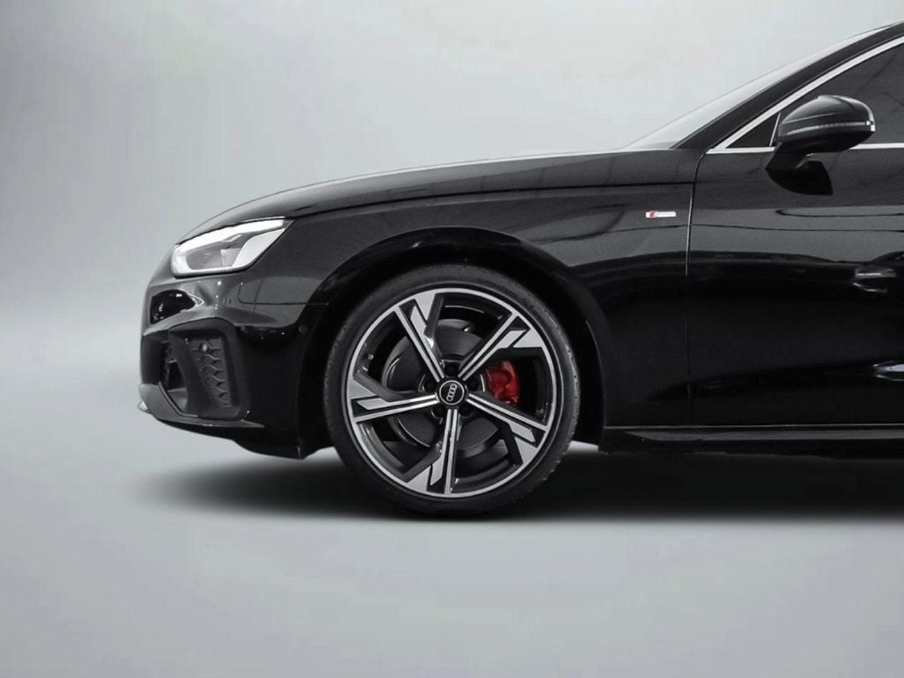 أودي A4 35 TFSI S Line 2.0L