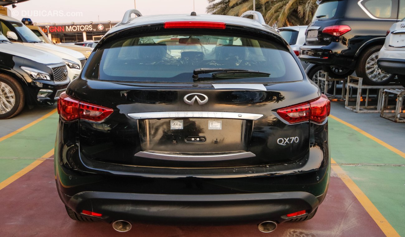 Infiniti QX70