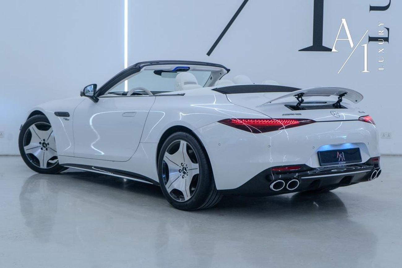 مرسيدس بنز SL 43 AMG 2023 Mercedes Benz SL43 AMG Roadster Maybach Edition, Warranty, Full Options, Very Low Kms