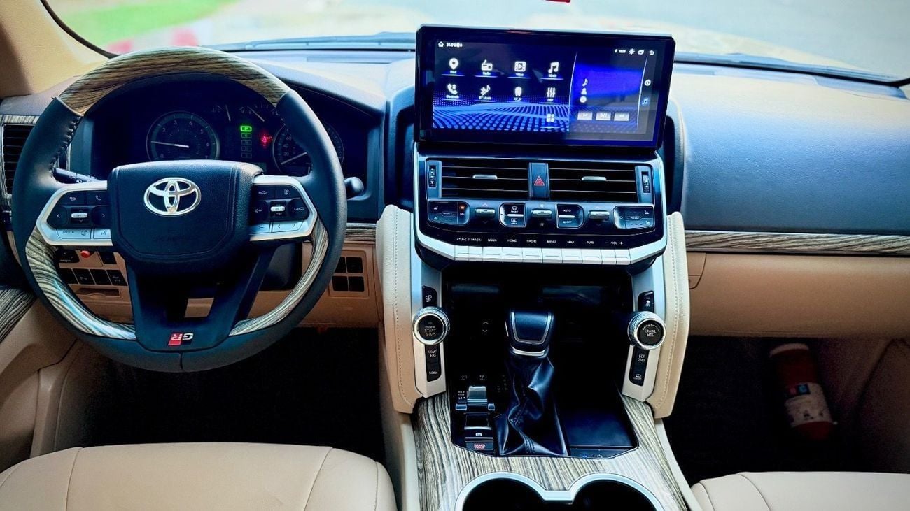 تويوتا لاند كروزر 2015 GXR V6 Facelift To 2024 Ship Exterior and Interior Both Upgrade Full Option