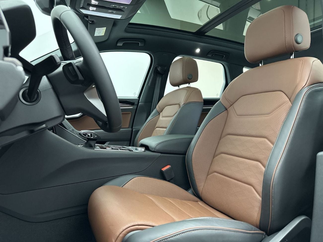 Volkswagen Touareg Touareg Elegance - Tirano (Ref#00417) / 39,100 AED SAVINGS from New Car