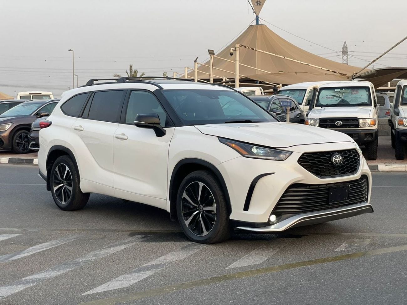 Toyota Highlander 2021 Toyota Highlander XSE 3.5L V6 - 14,500 Mileage