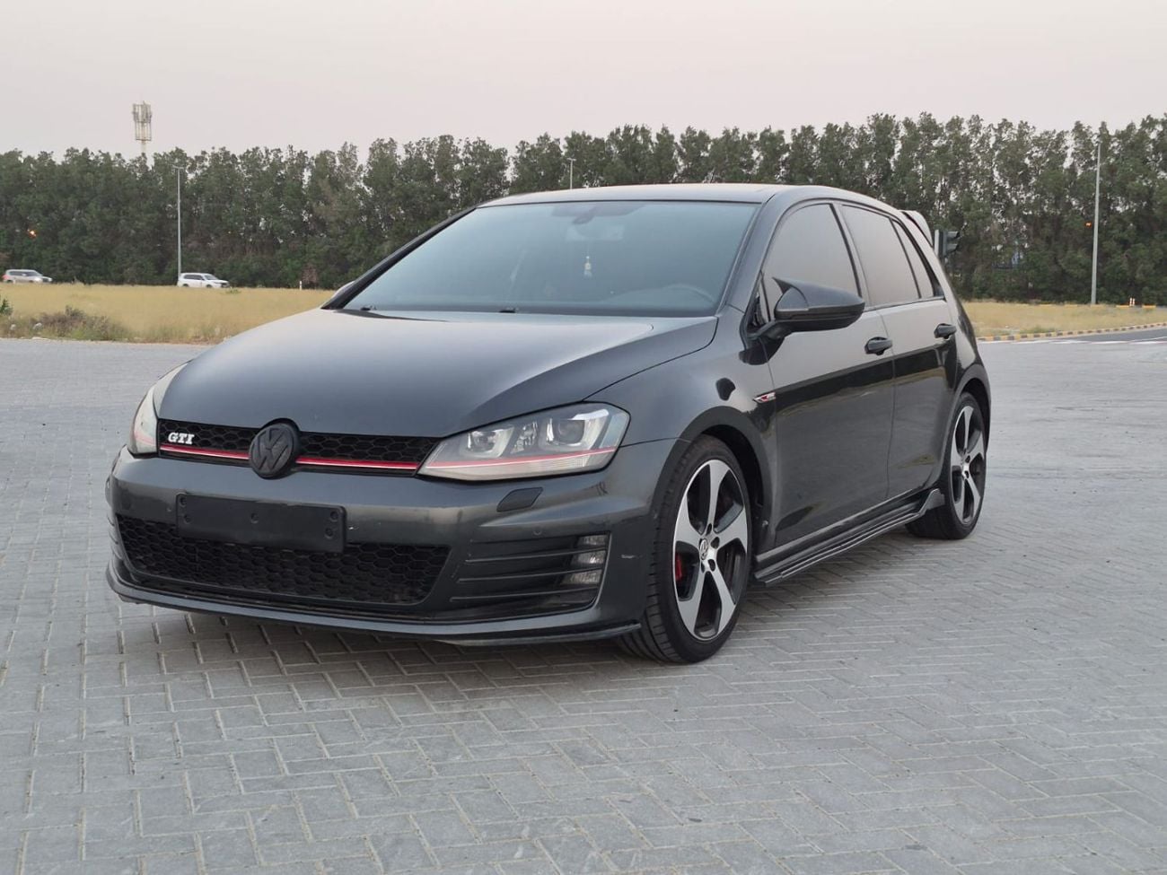 فولكس واجن جولف GTI 2.0L