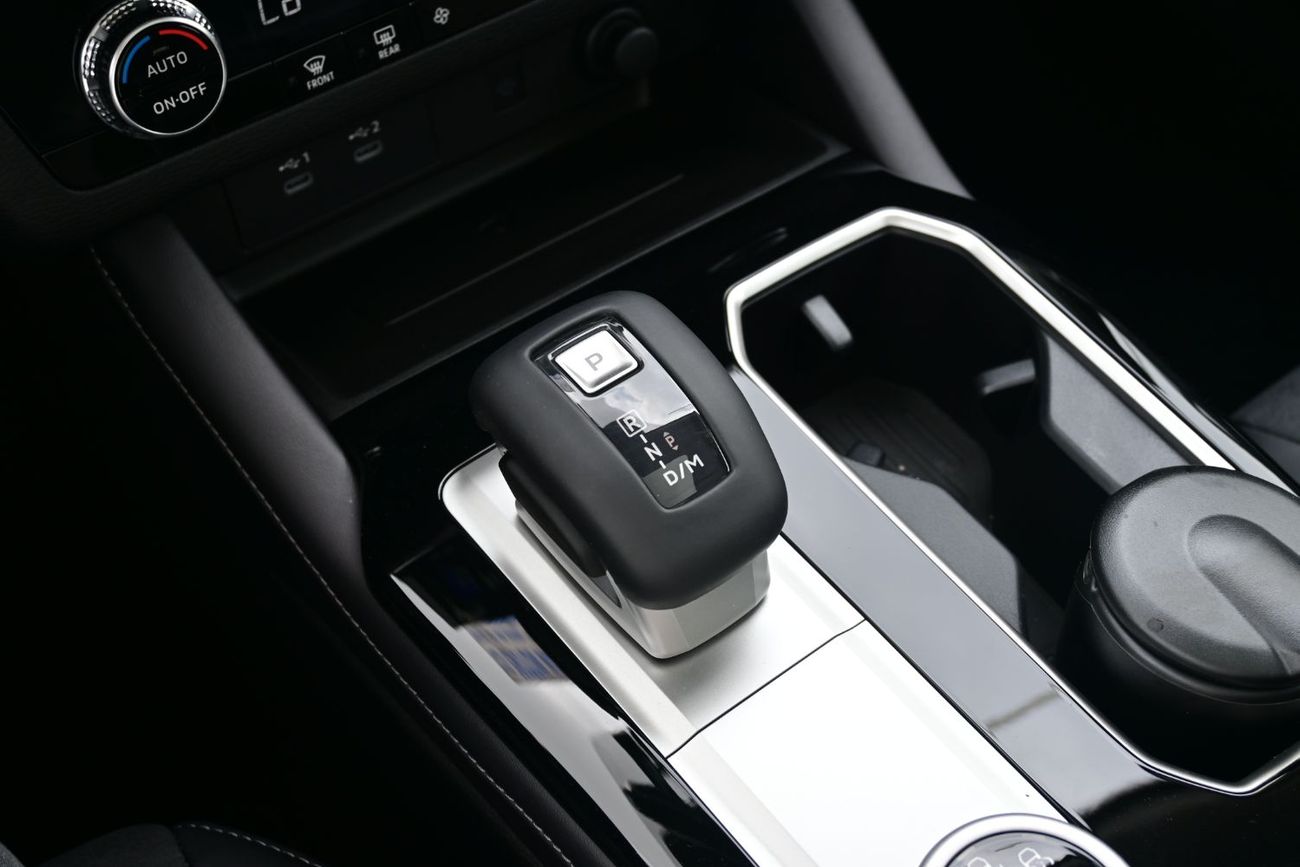 ميتسوبيشي آوتلاندر Mitsubishi Outlander Hi-Line 2.5L Petrol 4WD, Model 2026, Color White