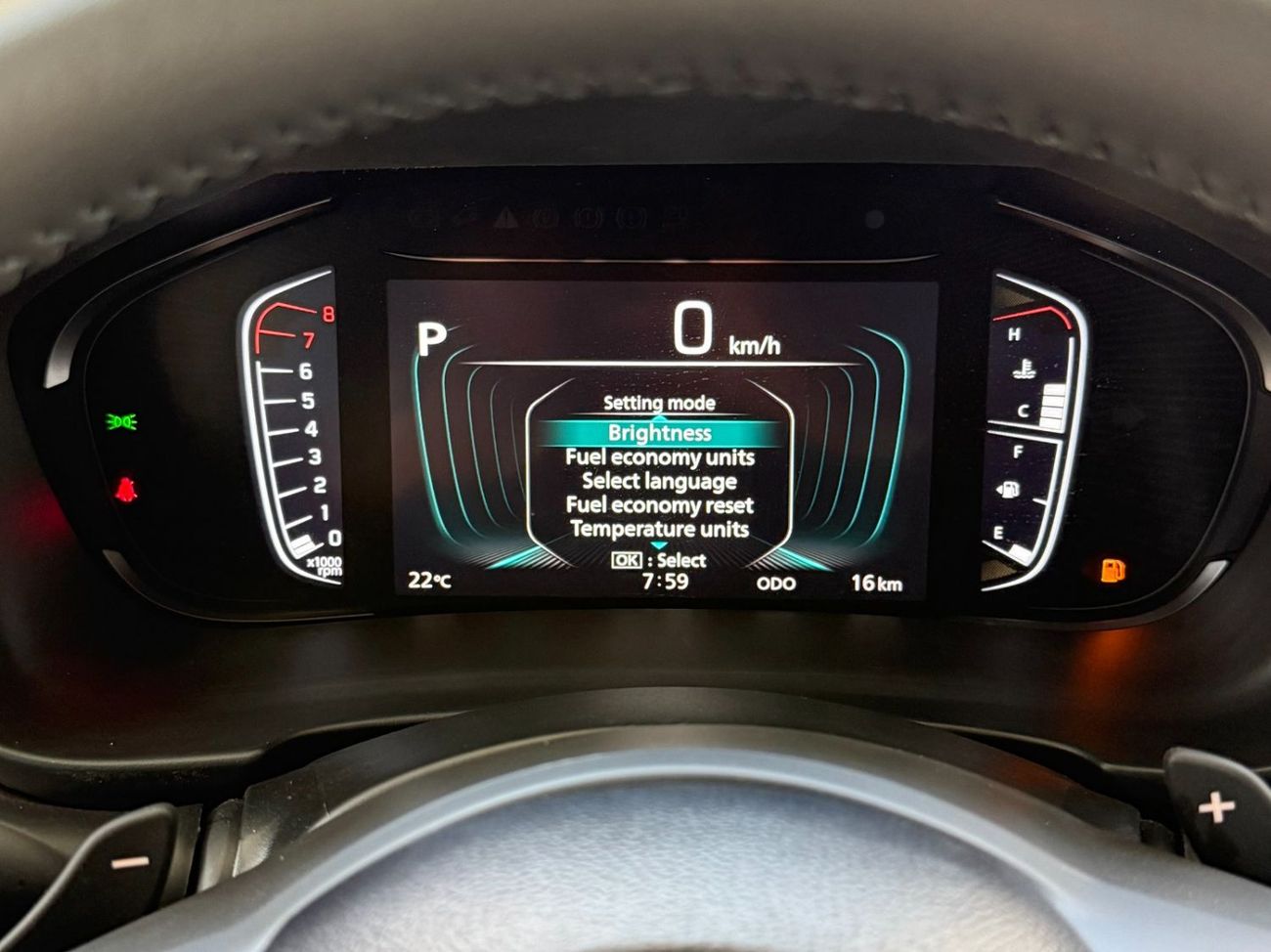 تويوتا أوربان كروزر URBAN CRUISER GLX 1.5 PANORAMA **EXPORT ONLY**التصدير فقط خارج الخليج***