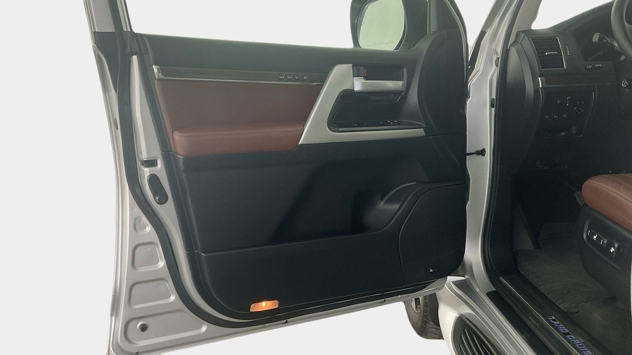 Toyota Land Cruiser VXR | upto AED 20,000 Ramadan Discount | Guaranteed Warranty | 0 Down Payment