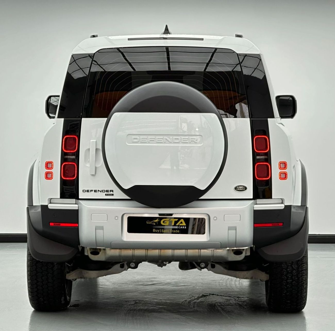 Land Rover Defender P400 90 HSE 3.0L (5 Seater) 2023 Land Rover Defender 90 HSE P400, 2027 Range Rover Warranty + Servic