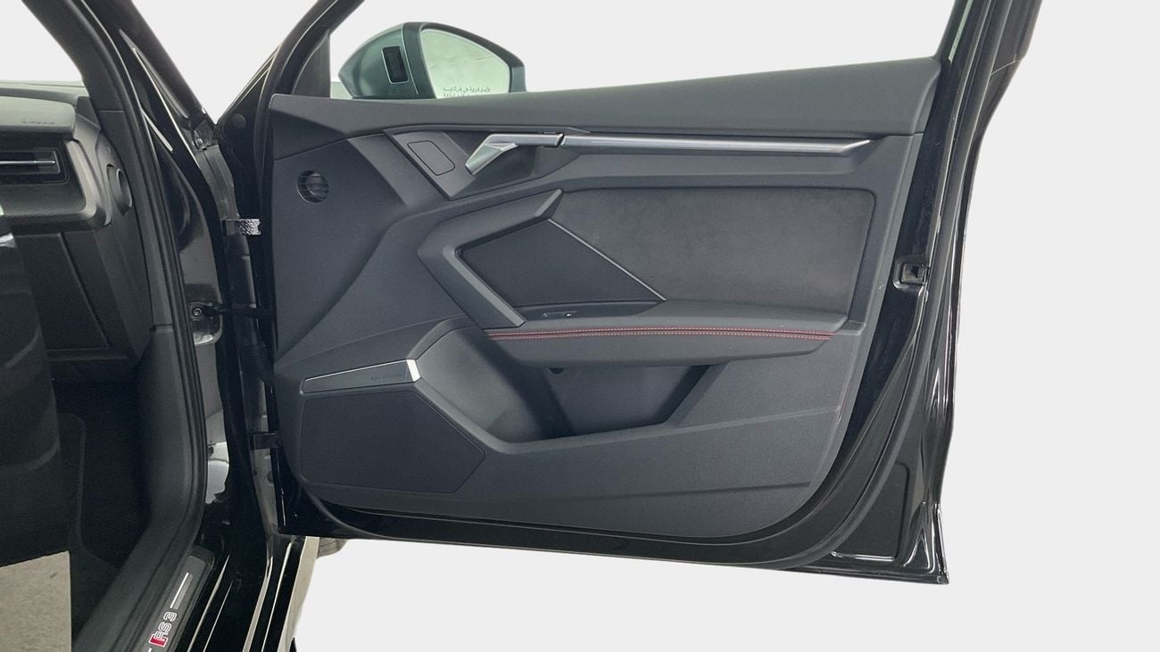 أودي RS3 TFSI quattro | شامل الضمان | 0 ﺪﻔﻋﺓ ﺃﻮﻟﻯ