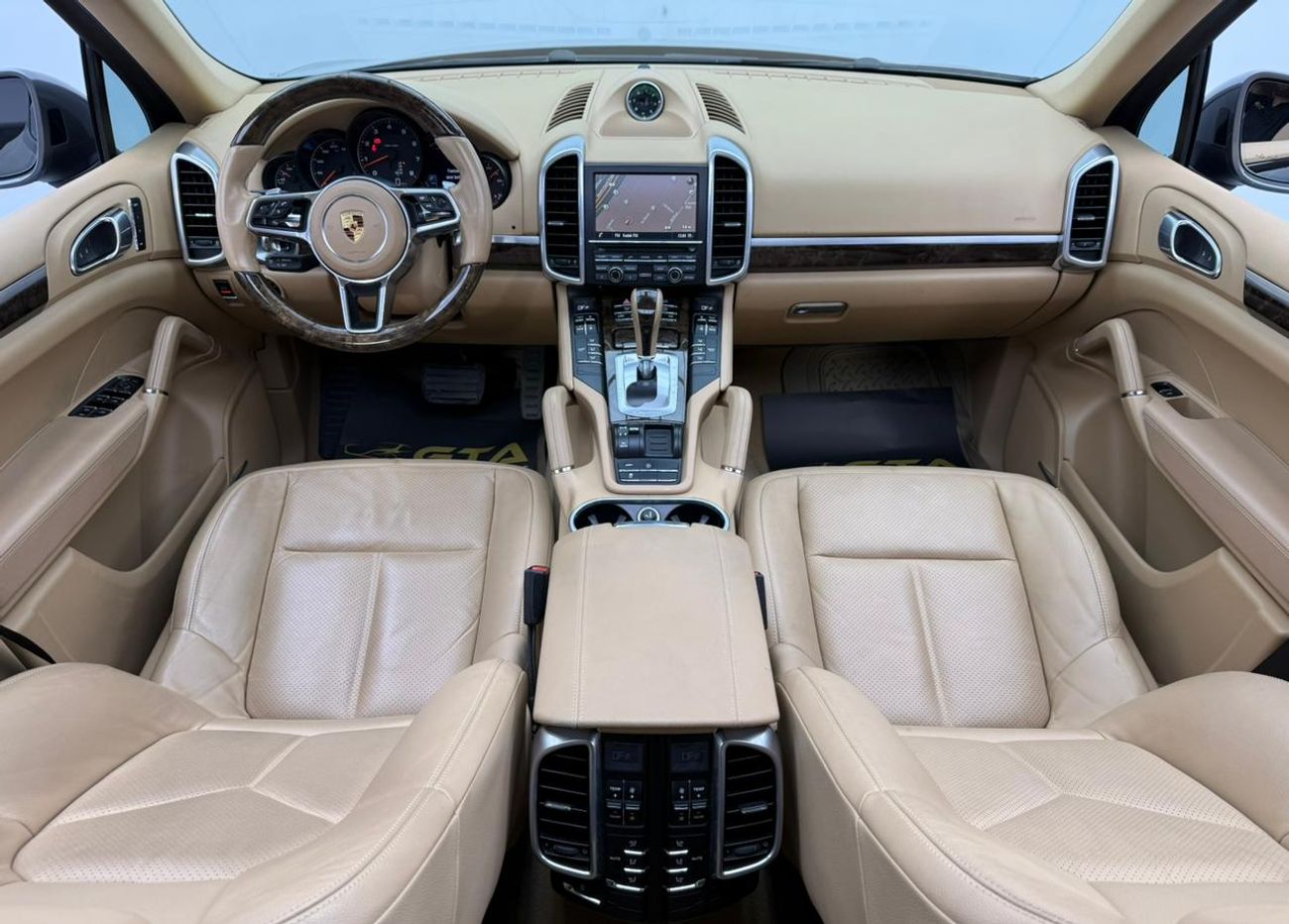 Porsche Cayenne Std 3.6L 2016 Porsche Cayenne ,Naboodah Warranty 07/2026+Full Service History ,GCC