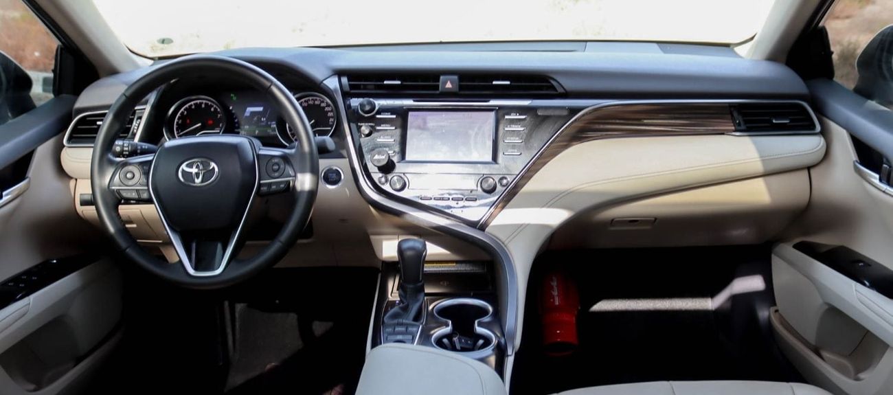تويوتا كامري SE+ 2.5L Toyota Camry 2019 GCC full option v6 original paint without accidents in excellent conditio