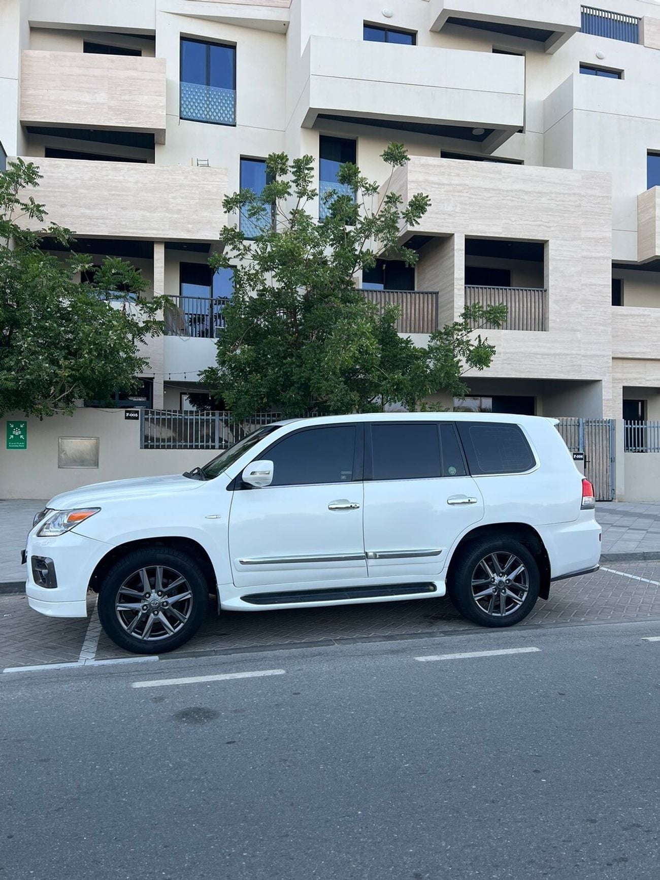Lexus LX570 TOP