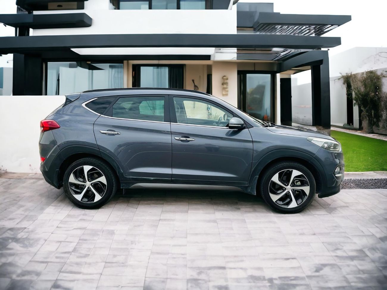 Hyundai Tucson AED1,070 PM | HYUNDAI TUCSON 2016 2.4L GDi 4WD | FSH | GCC | WELL MAINTAINED