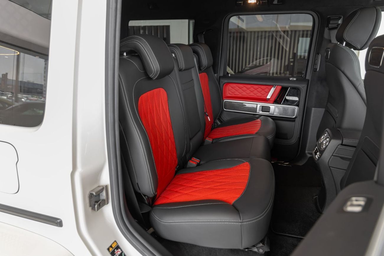 Mercedes-Benz G 63 AMG Std 4.0L Mercedes-Benz G-Class | G 63 AMG | Carbon Fiber Interior | Gargash Auto Warranty | 2021