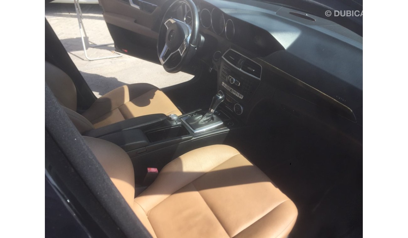 مرسيدس بنز C 300 مرسيدس C300 موديل 2013 خليجي السياره بحاله ممتازه ولا تحتاج اي مصروف فل اوبشن بانوراما ماشي 70الف فق